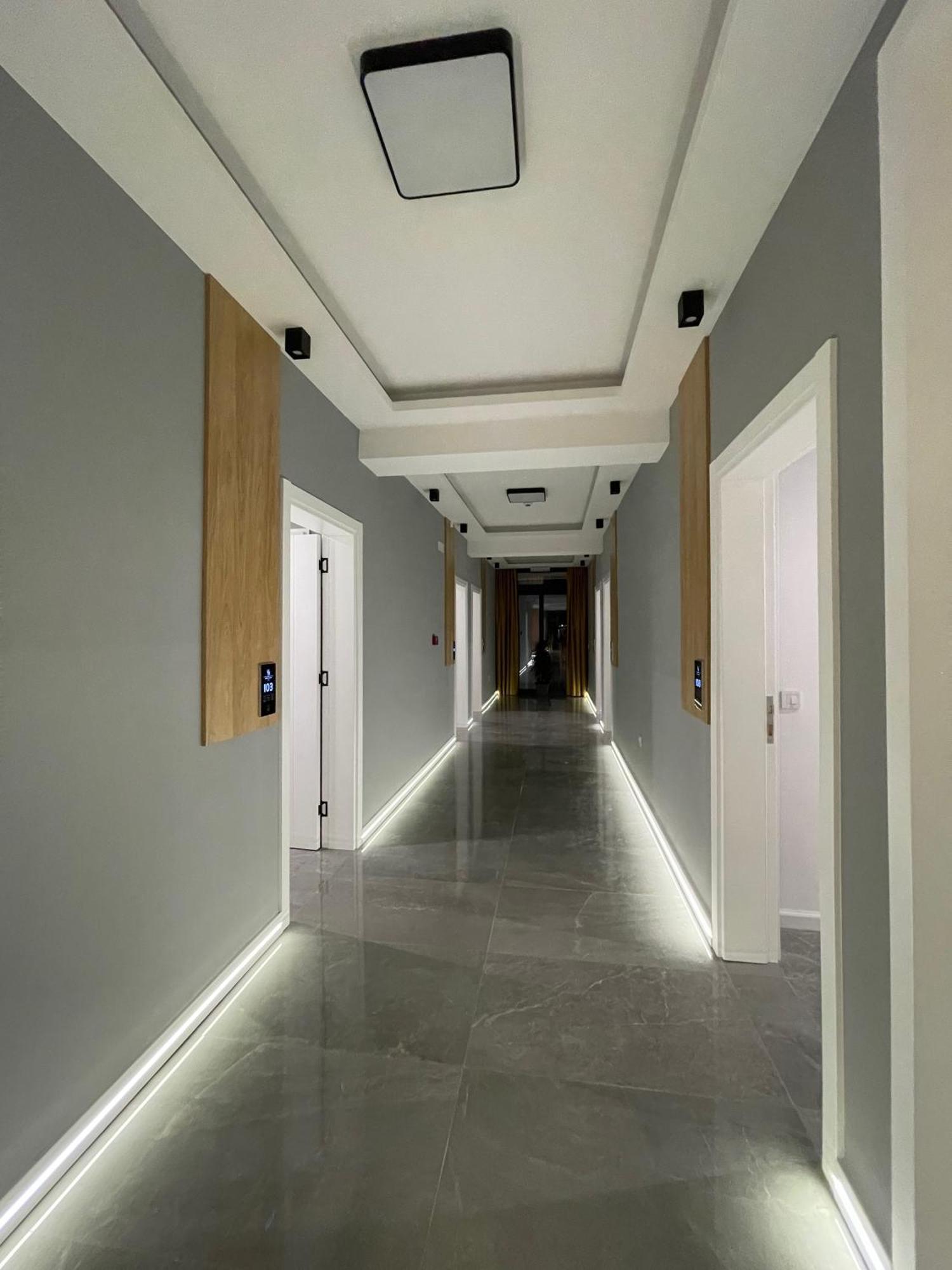 Hotel Maraj 울친 외부 사진