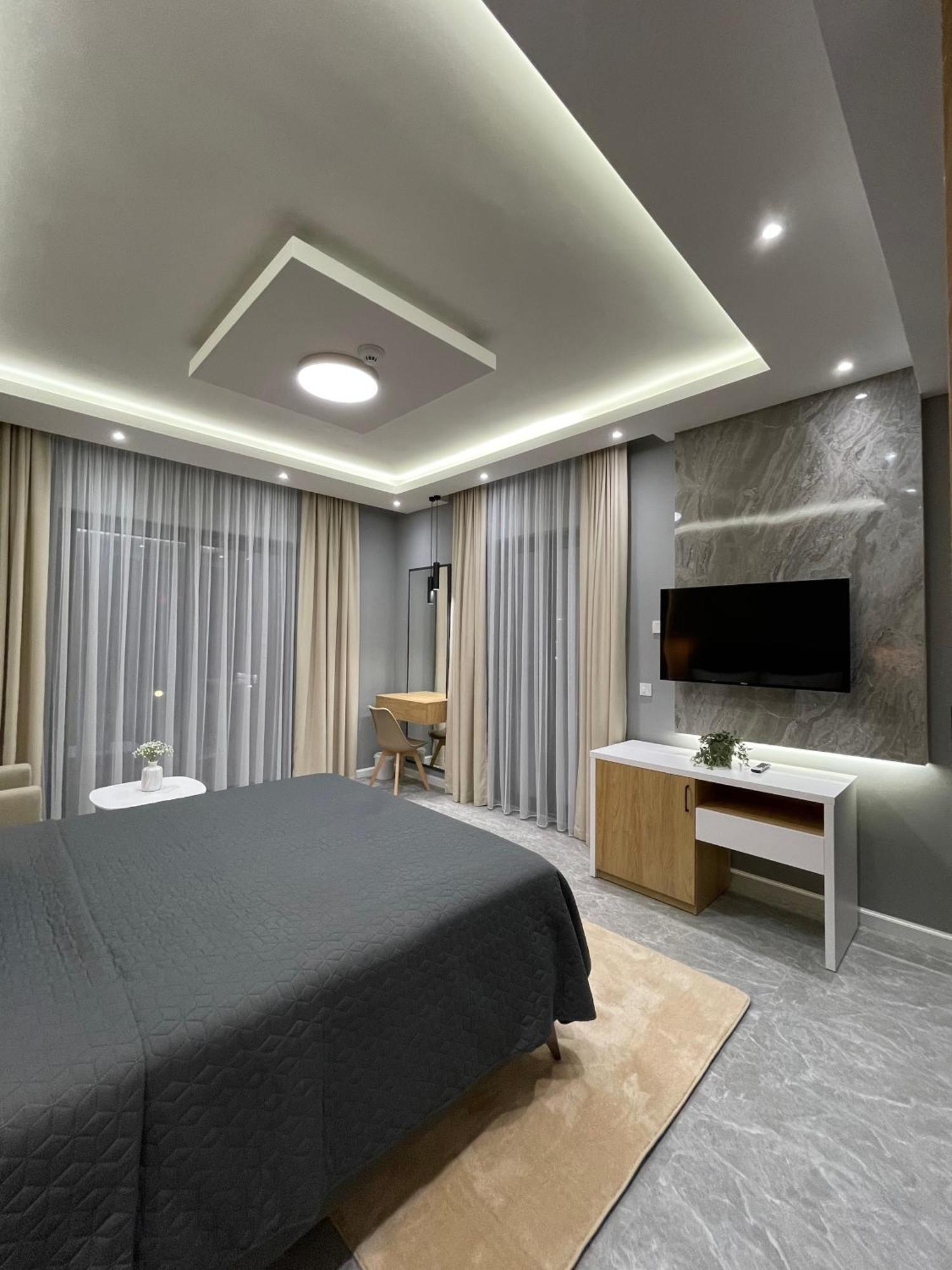 Hotel Maraj 울친 외부 사진