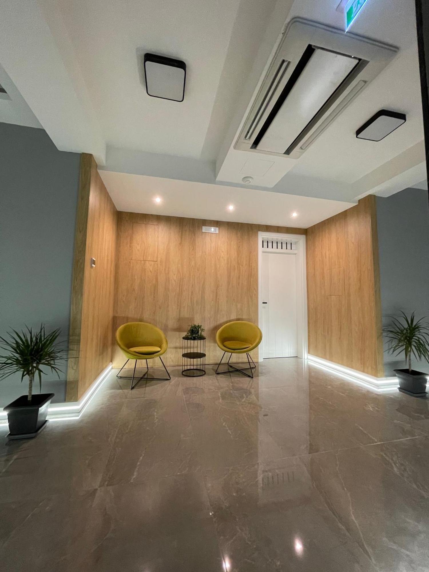 Hotel Maraj 울친 외부 사진