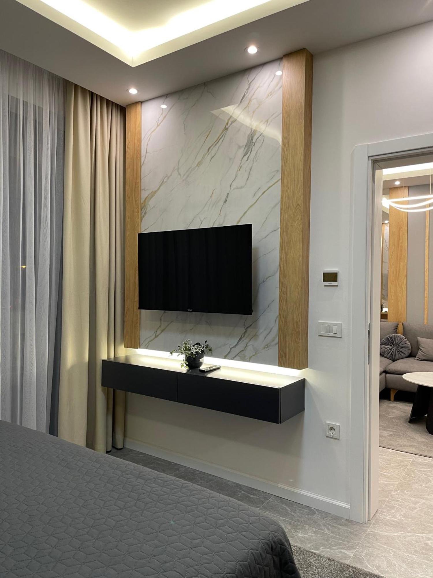 Hotel Maraj 울친 외부 사진