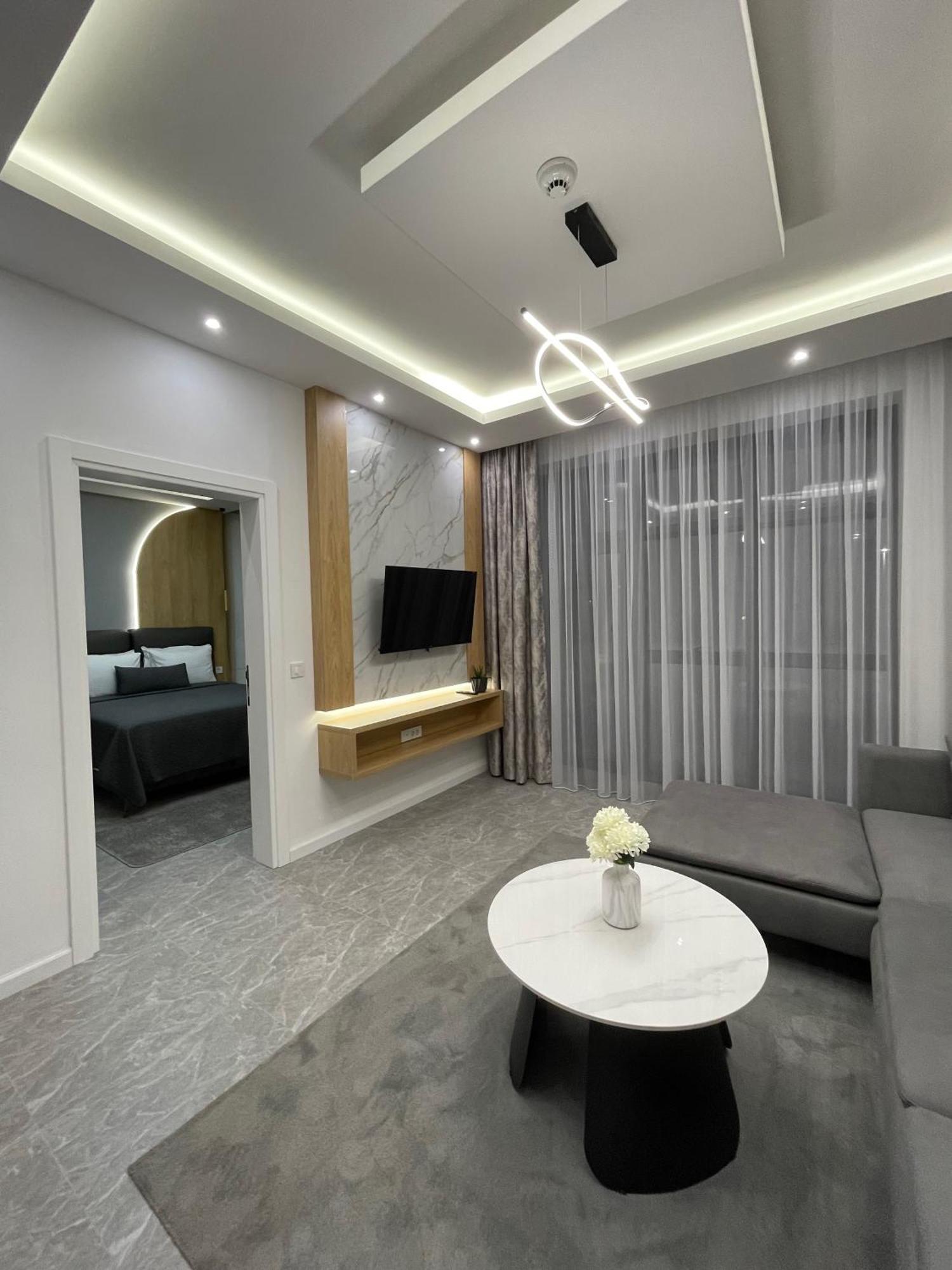 Hotel Maraj 울친 외부 사진
