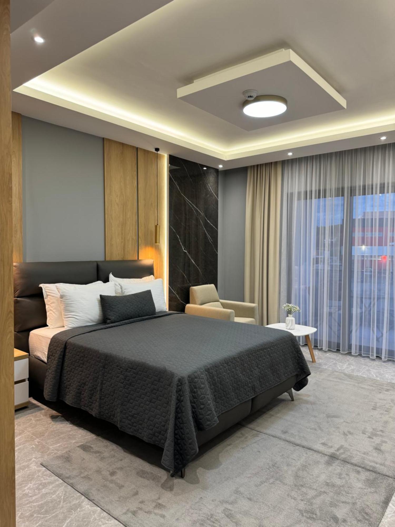 Hotel Maraj 울친 외부 사진