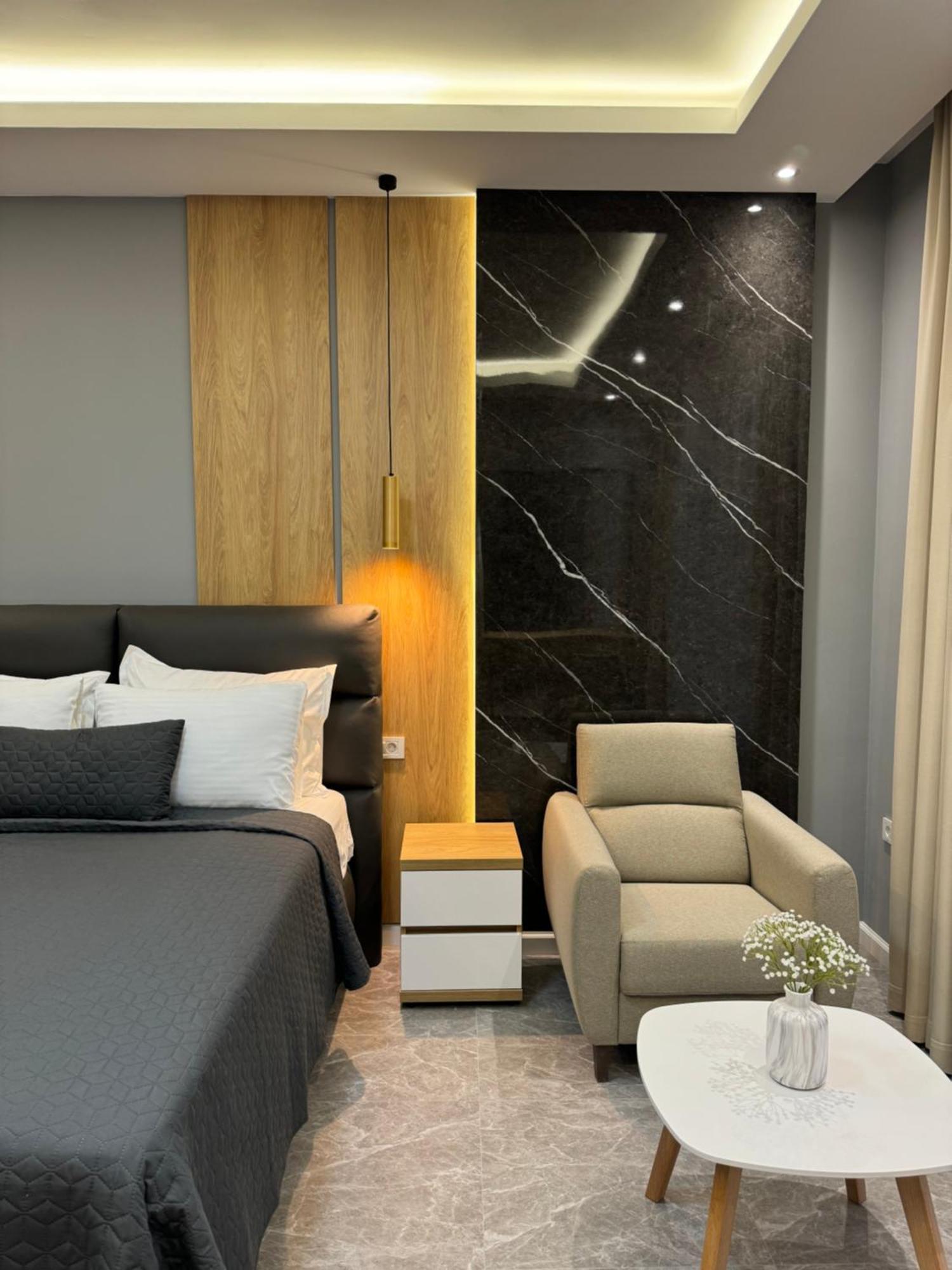 Hotel Maraj 울친 외부 사진